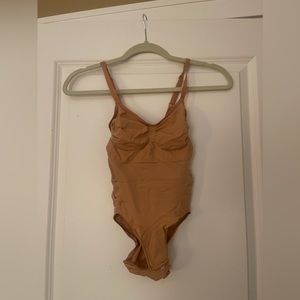 Skims L/XL Bodysuit in Sienna